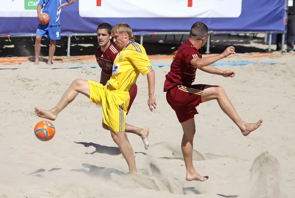 Strand fodbold spil mellem Ukraine og Rusland - Stock-foto