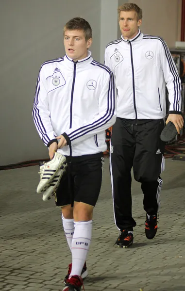 Toni Kroos y Peer Mertesacker de Alemania — Foto de Stock