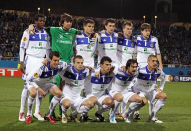 bir grup fotoğrafı için FC Dinamo Kiev takımı poz