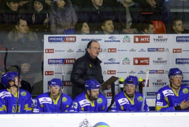 The head coach of Ukraine ice-hockey team David Lewis clipart