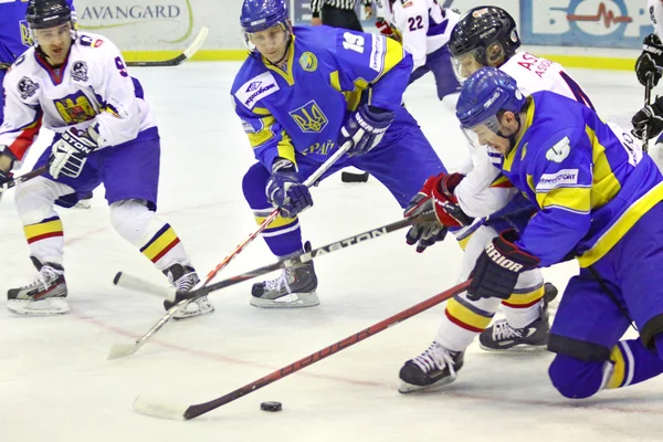 Partita di hockey su ghiaccio tra Ucraina e Romania — Foto Stock