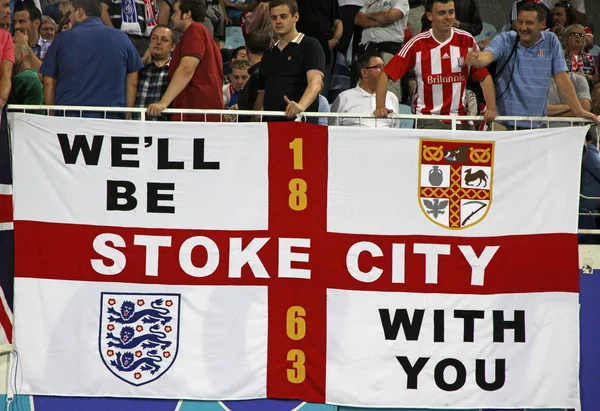 Apoiantes do FC Stoke City mostram seu apoio — Fotografia de Stock