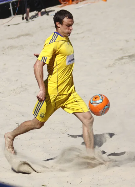 Andrii BORSUK de Ucrania patear la pelota — Foto de Stock