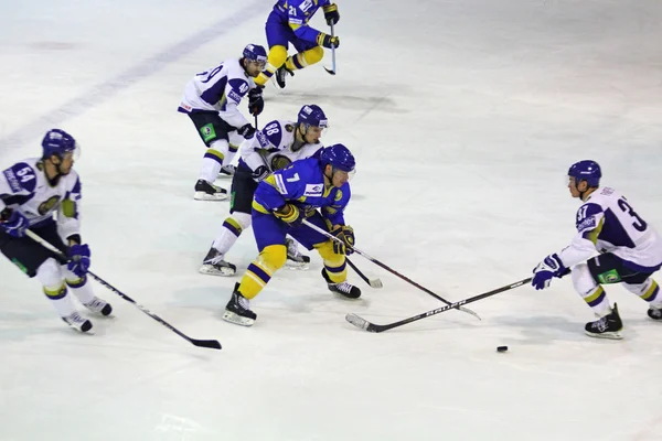 Чемпионат Европы по хоккею на траве между Украиной и Казахстаном — стоковое фото