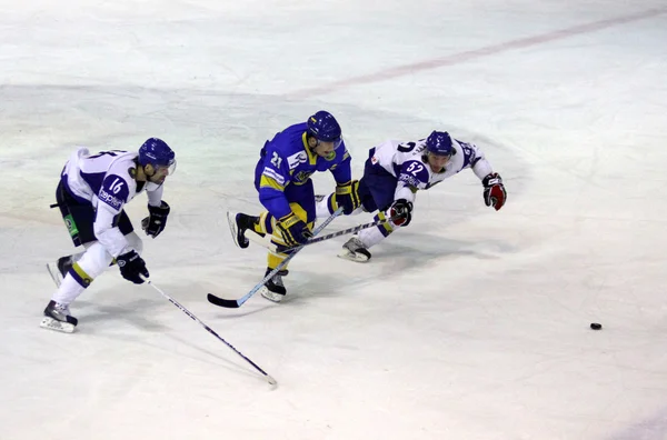 Prime euro hockey utmaning spel mellan Ukraina och Kazakstan — Stockfoto