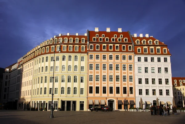 ? olourful byggnader på Neumarkt square i Dresden — Stockfoto