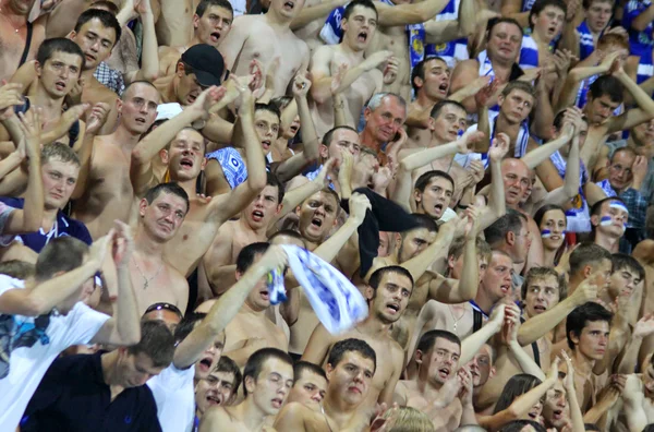 Partidarios del equipo FC Dynamo Kiev — Foto de Stock