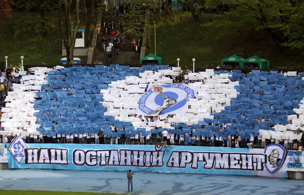 Dynamo Kiev ultra aanhangers — Stockfoto