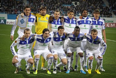 bir grup fotoğrafı için FC Dinamo Kiev takımı poz