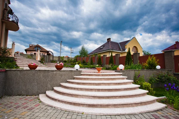 stock image Beautiful house yard