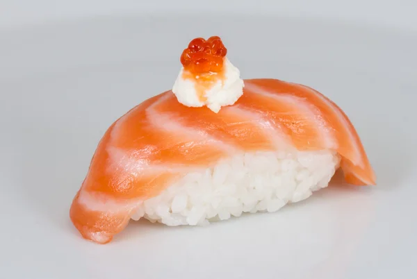 Лосось суші саке — стокове фото