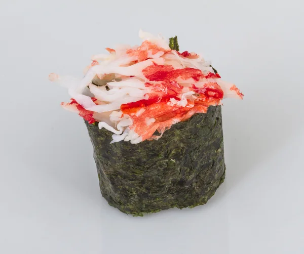 Sushi kani con rodajas salpicadas de caldo de cangrejo — Foto de Stock