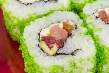 tobiko baharatlı maki sushi - sıcak rulo tobiko çeşitli tip (