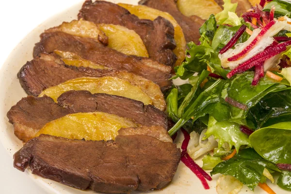 Anka filé, potatismos smaksatt med tryffelolja, fikon och — Stockfoto
