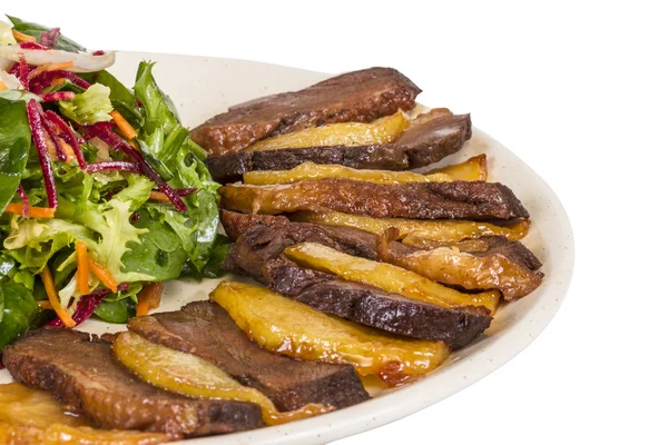 Kachní filety, šťouchané brambory kořeněné s lanýžovým olejem, fík a — Stock fotografie