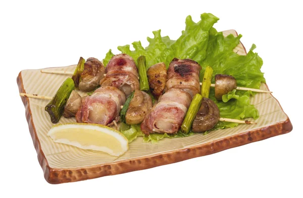Pétoncles grillés enveloppés de bacon aux champignons et au bacon Photos De Stock Libres De Droits