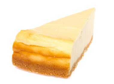 Cheesecake beyaz arkaplanda izole edildi