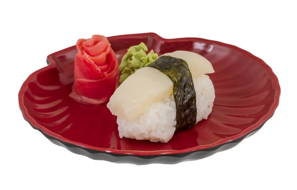 Sushi panas dengan irisan kerang diisolasi pada latar belakang putih — Stok Foto