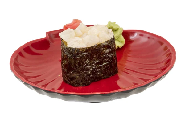 Sushi de especiarias quente com fatias picadas de vieira isolada no whi — Fotografia de Stock