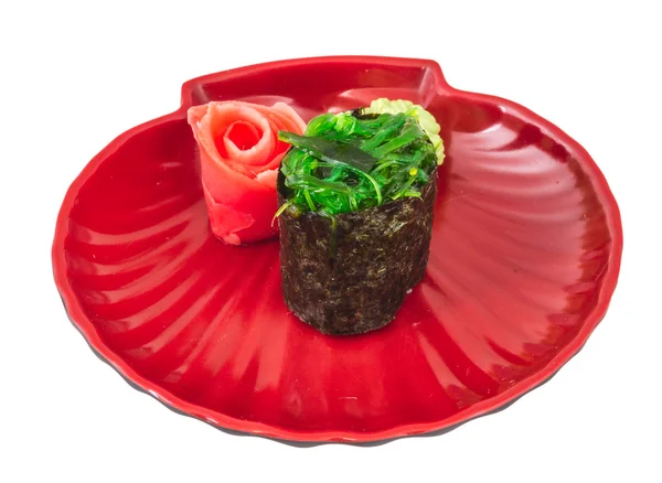 Sushi giapponese di maki fresco con alga verde Chuka — Foto Stock