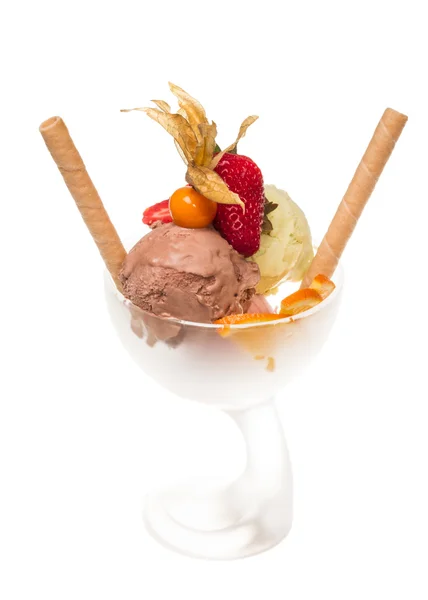 Yogurt e gelato al cioccolato in una ciotola — Foto Stock