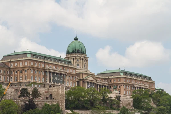 Historický královský palác v Budapešti — Stock fotografie