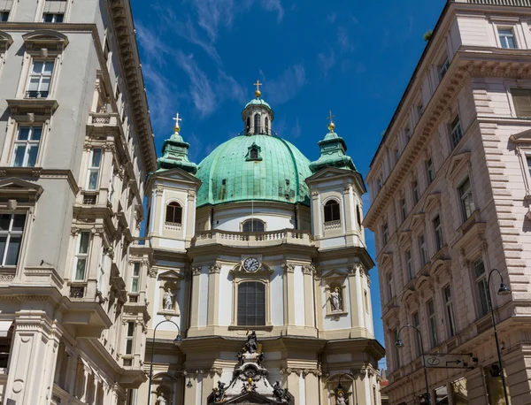 维也纳，奥地利-著名的 peterskirche (圣彼得教堂) — 图库照片