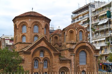 yapraklı bahçesinde yer alan huzurlu panagia chalkeon kilise w