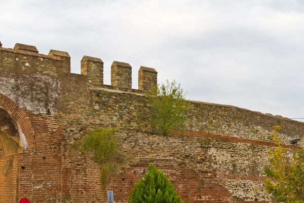 Eptapyrgio la muraille fortifiée dans la haute ville de Thessalonique — Photo