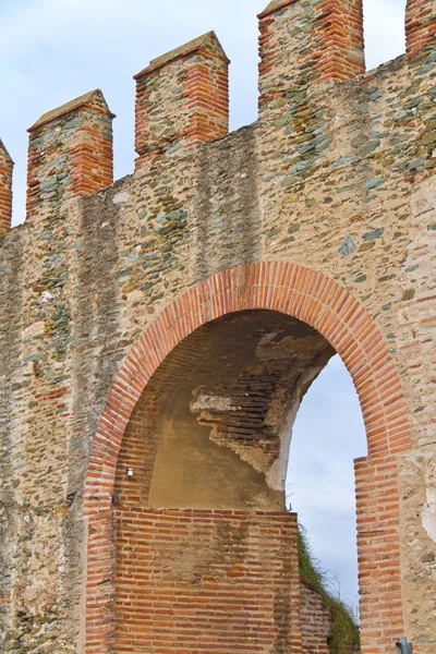 Eptapyrgio la muralla fortificada en la Ciudad Alta de Tesalónica — Foto de Stock