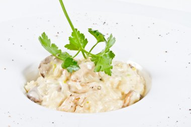 mantarlı risotto kase.