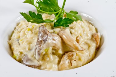 mantarlı risotto kase.