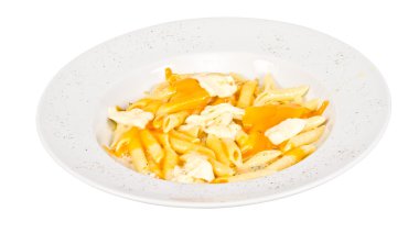 parmesan, dor mavi, chamamber ve mozzarella ile Penne makarna