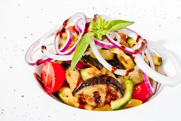 焼き野菜 （ズッキーニ、茄子、玉ねぎ、ピーマン、asparag — ストック写真