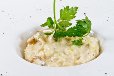 mantarlı risotto kase.