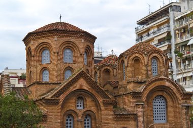 yapraklı bahçesinde yer alan huzurlu panagia chalkeon kilise w