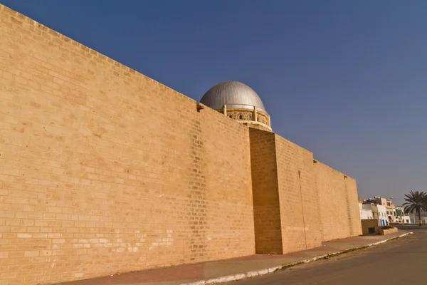 大清真寺在马赫迪耶，突尼斯的内部 — 图库照片