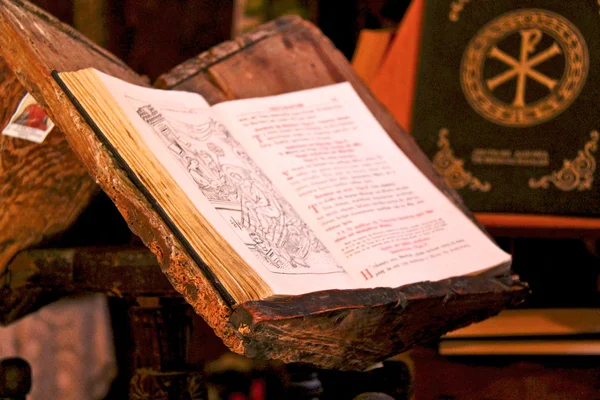 Antica Sacra Bibbia greco-ortodossa — Foto Stock