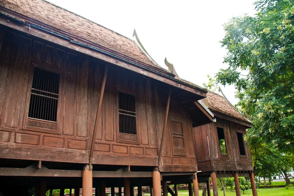 Dřevo thajské domov — Stock fotografie