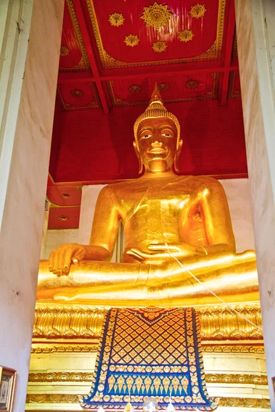 Estátua de buddha na Tailândia — Fotografia de Stock