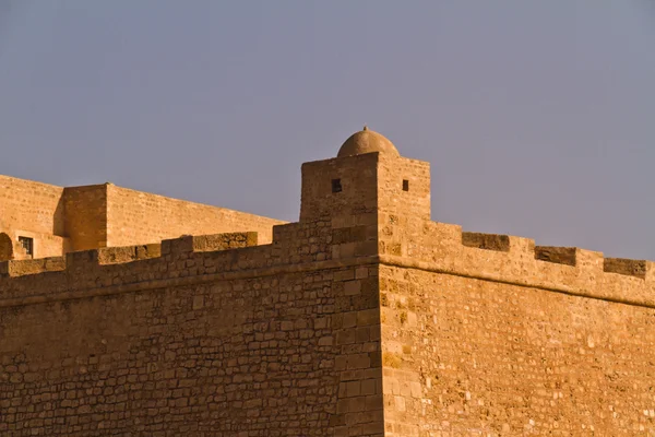 Ribat - fortification arabe et cimetière à Mahdia - bord de mer à — Photo