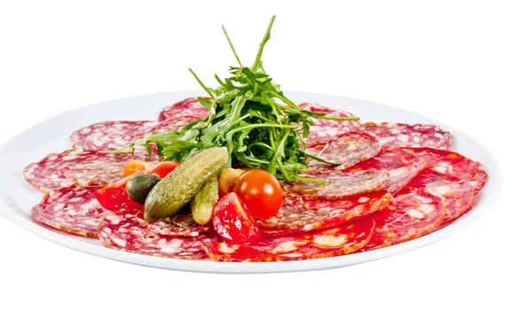 İtalyan sosis domates, salatalık ve ruccola muhtelif — Stok fotoğraf