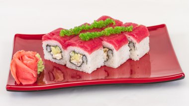 Maki sushi - rulo Yengeç, avokado, salatalık içinde yaptı. taze