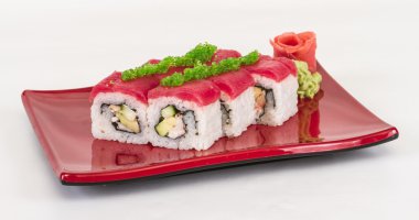 Maki sushi - rulo Yengeç, avokado, salatalık içinde yaptı. taze