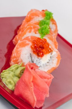 Japon suşi geleneksel Japon food.roll somon, yeniden yaptı.