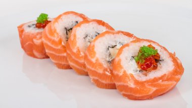 Japon suşi geleneksel Japon food.roll somon, yeniden yaptı.