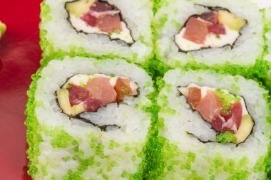 tobiko baharatlı maki sushi - sıcak rulo tobiko çeşitli tip (