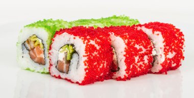 tobiko baharatlı maki sushi - sıcak rulo tobiko çeşitli tip (