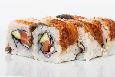 Japon mutfağının - maki rulo ile salatalık, krem c