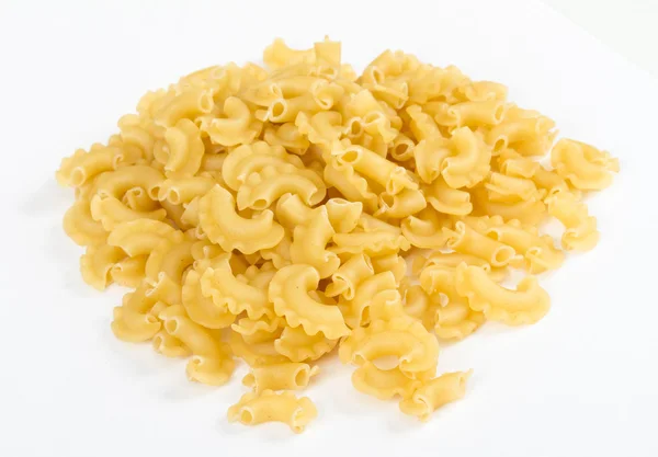 Makaron włoski (makaron) izolowany na białym tle — Zdjęcie stockowe